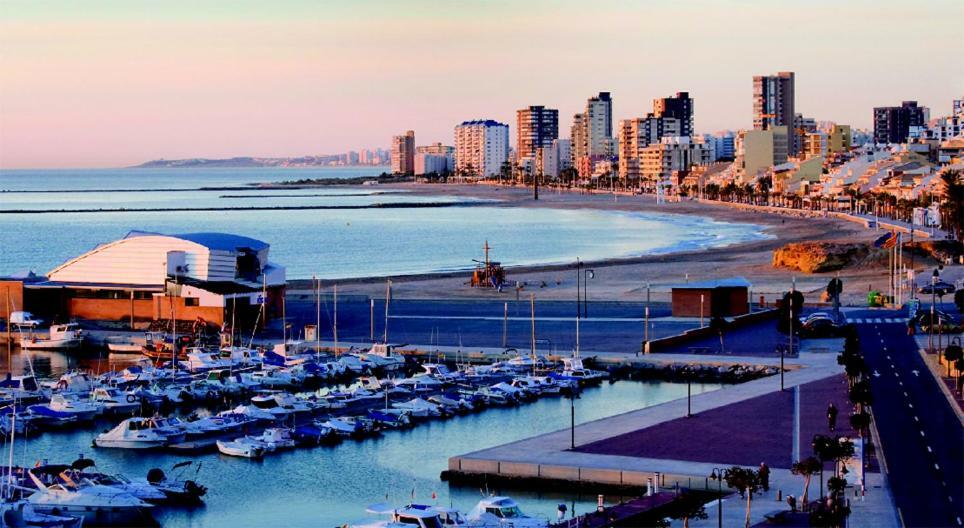 شقة Atico Duplex De Lujo Frente Al Mar. 1A Linea Playa إل كامبيلو المظهر الخارجي الصورة